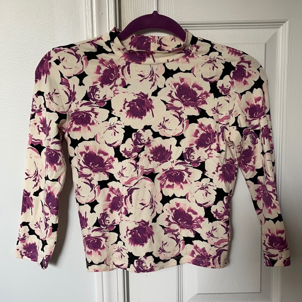 Floral Longsleeves Croptop/ Size Small